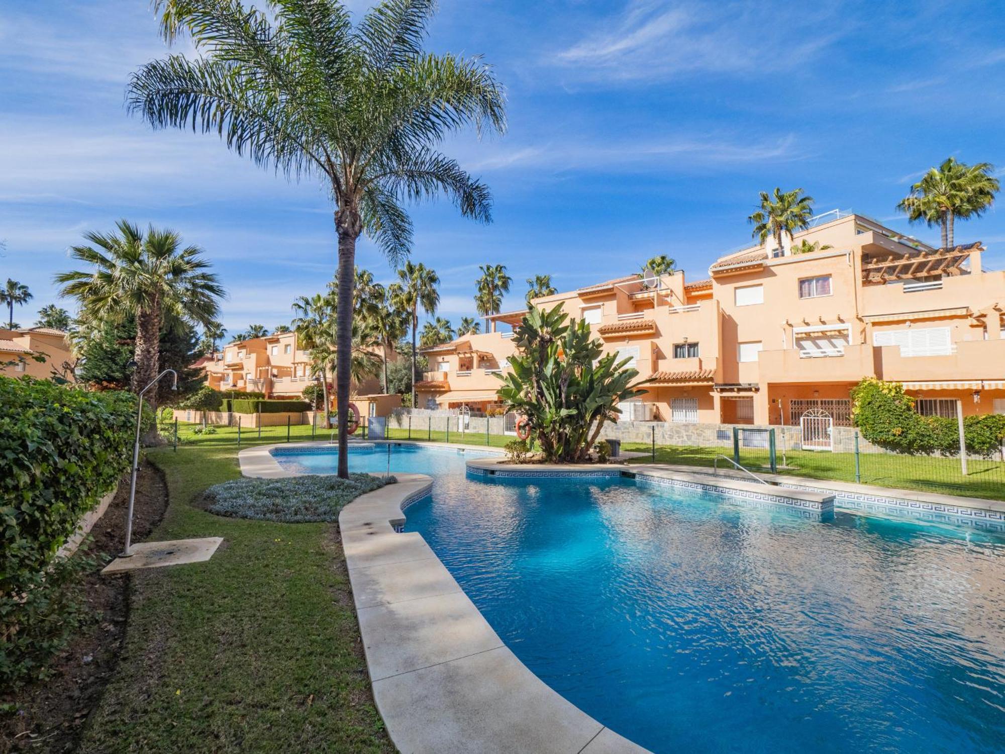 Apartamento Cubo's Cabopino Marbella